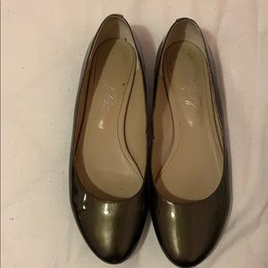 Olive green patent leather shoes - shoes of prey